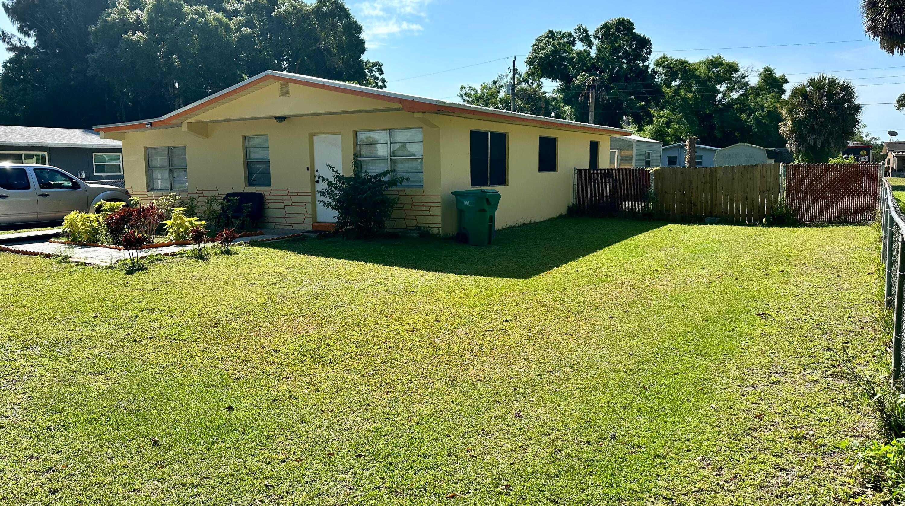 911 12th, Okeechobee, Single Family Detached,  for sale, Mixon Real Estate Group, LLC